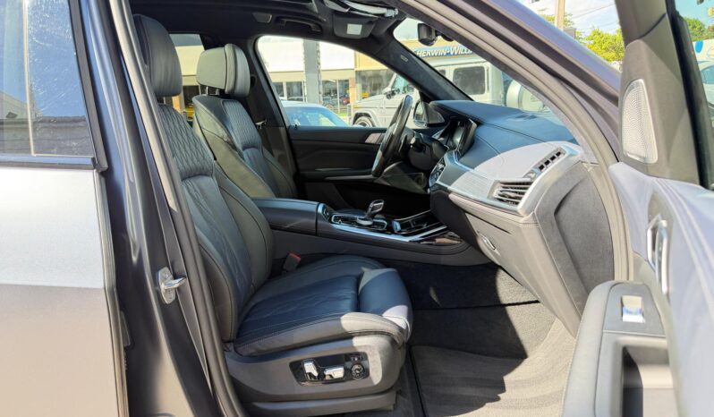 2021 BMW X7 M50i Dark Shadow Edition full
