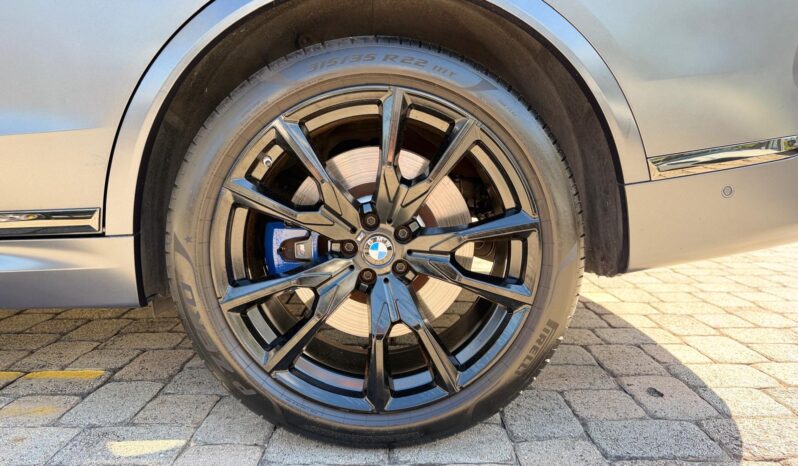 2021 BMW X7 M50i Dark Shadow Edition full