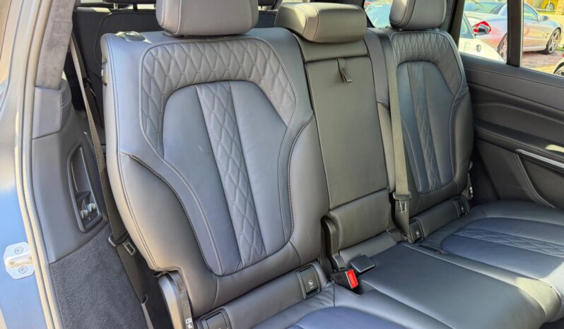 2021 BMW X7 M50i Dark Shadow Edition full