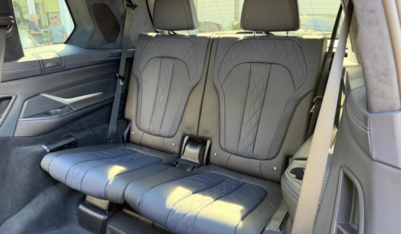 2021 BMW X7 M50i Dark Shadow Edition full