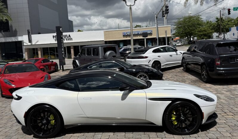 2020 Aston Martin DB11 AMR full