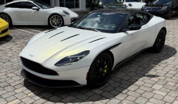 2020 Aston Martin DB11 AMR full