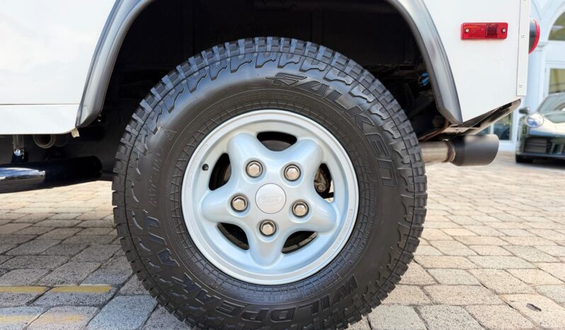 1997 Land Rover Defender 90 full