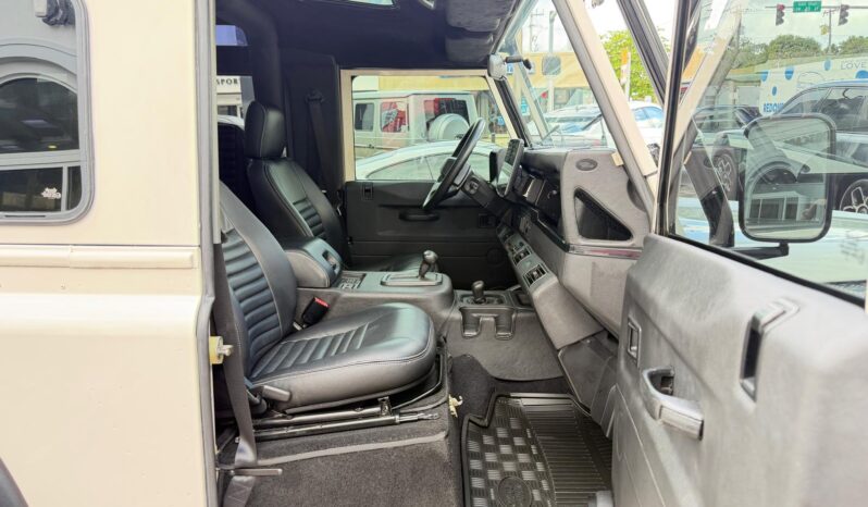 1997 Land Rover Defender 90 full