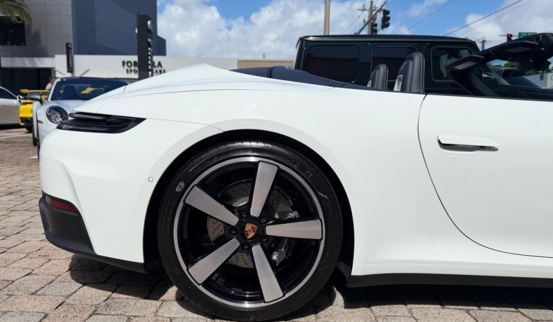 2026 Porsche 911 Carrera Cabriolet full