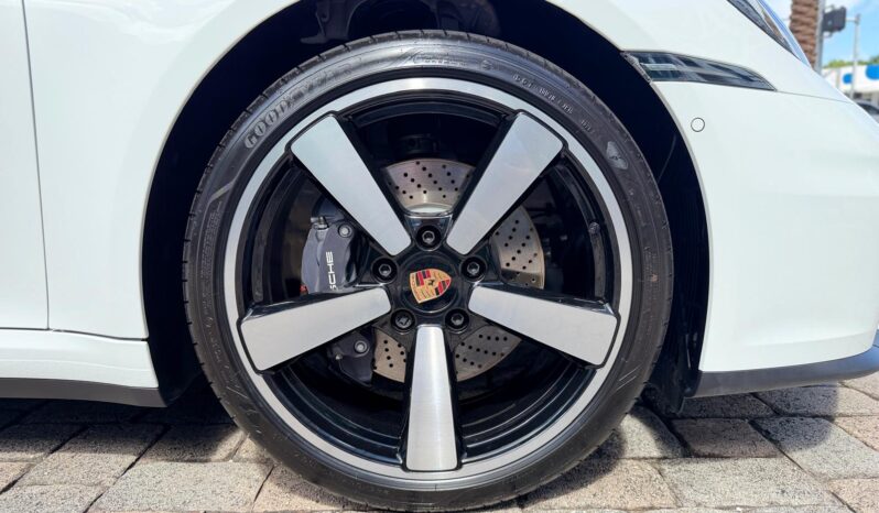 2026 Porsche 911 Carrera Cabriolet full