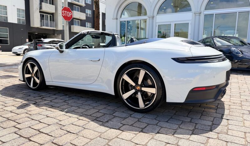 2026 Porsche 911 Carrera Cabriolet full