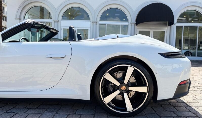 2026 Porsche 911 Carrera Cabriolet full