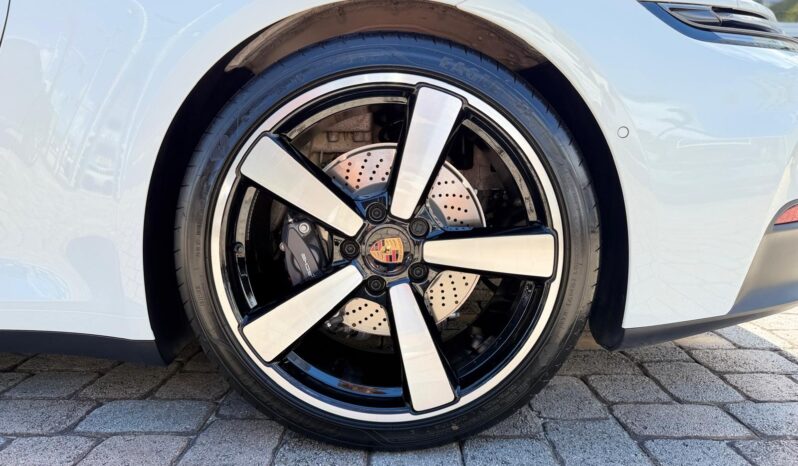 2026 Porsche 911 Carrera Cabriolet full