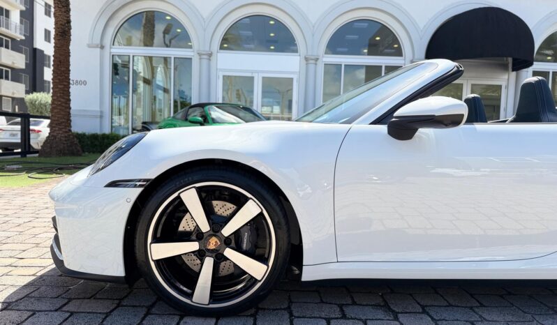 2026 Porsche 911 Carrera Cabriolet full