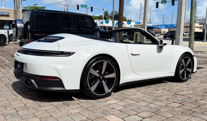 2026 Porsche 911 Carrera Cabriolet full