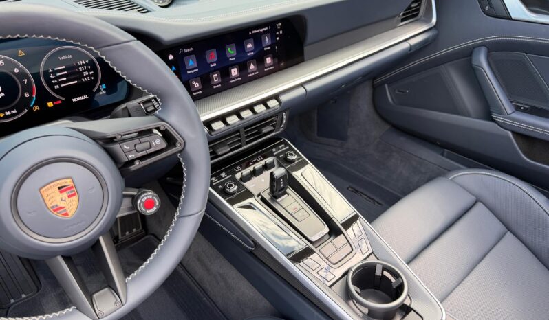 2026 Porsche 911 Carrera Cabriolet full