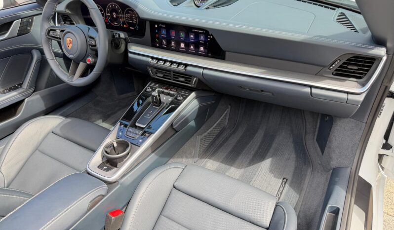 2026 Porsche 911 Carrera Cabriolet full