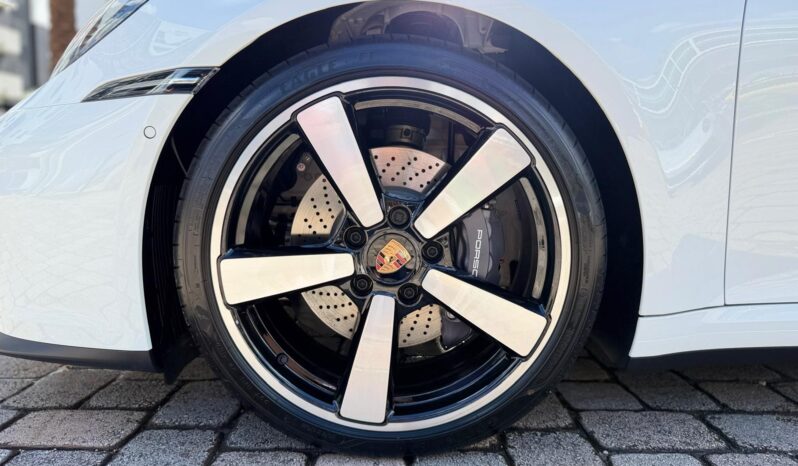 2026 Porsche 911 Carrera Cabriolet full