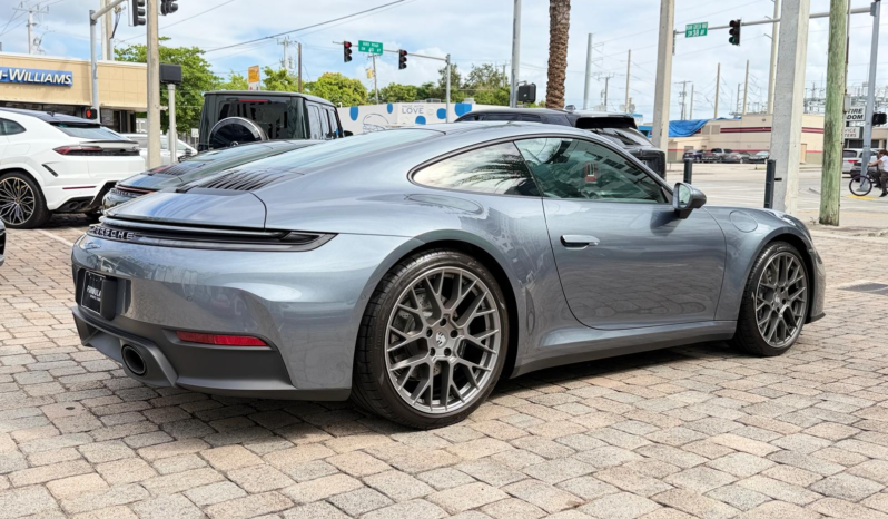 2025 Porsche 911 Carrera full