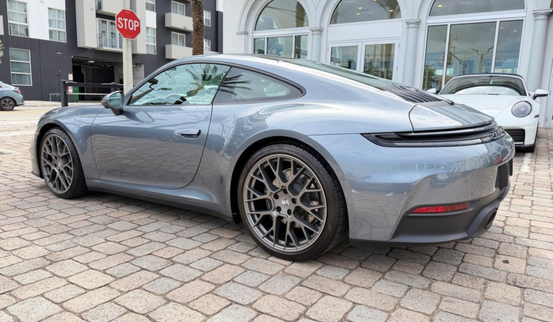2025 Porsche 911 Carrera full