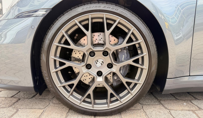 2025 Porsche 911 Carrera full
