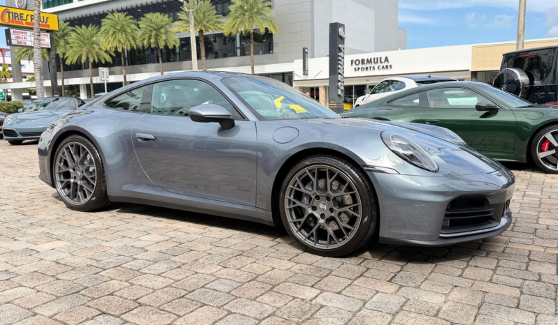 2025 Porsche 911 Carrera full