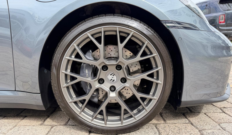 2025 Porsche 911 Carrera full
