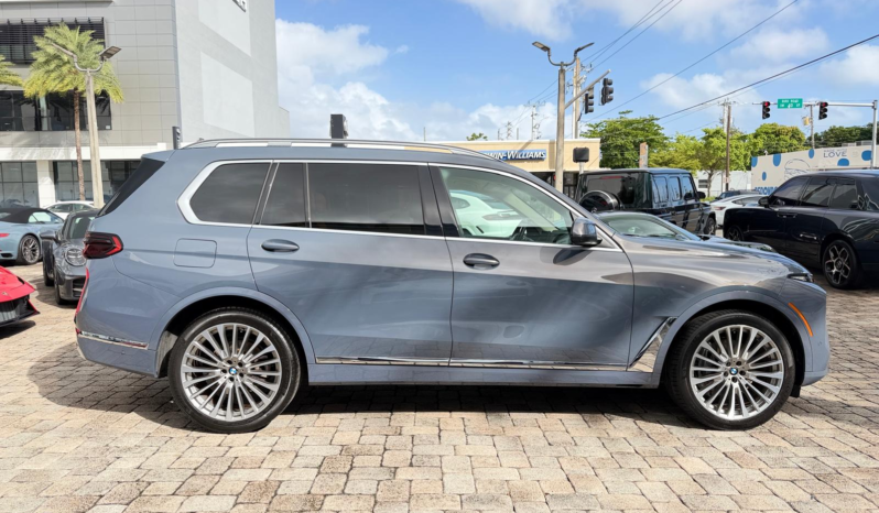 2023 BMW X7 xDrive40i full
